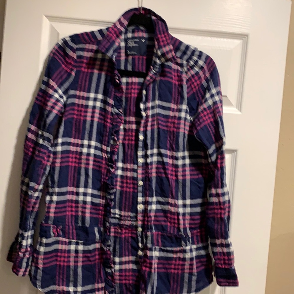 American Eagle Outfitters Button up plaid shirt